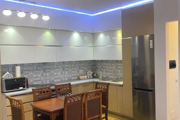 Shtepi me qera Apartament ne Tirane, 2+1, Mobilimi E mobiluar, Pagesa 900  Euro.