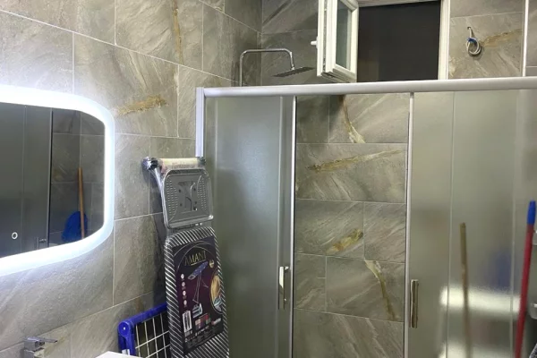 Shtepi me qera Apartament ne Tirane, 2+1, Mobilimi E mobiluar, Pagesa 900  Euro.