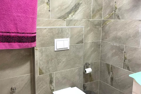 Shtepi me qera Apartament ne Tirane, 2+1, Mobilimi E mobiluar, Pagesa 900  Euro.