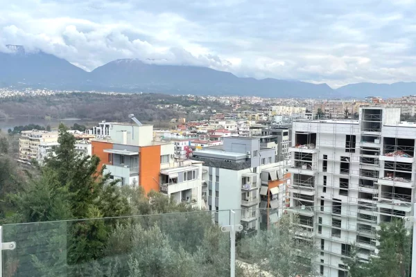 Shtepi me qera Apartament ne Tirane, 2+1, Mobilimi E mobiluar, Pagesa 900  Euro.