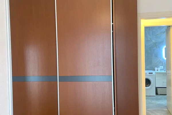 Shtepi me qera Apartament ne Tirane, 2+1, Mobilimi E mobiluar, Pagesa 900  Euro.