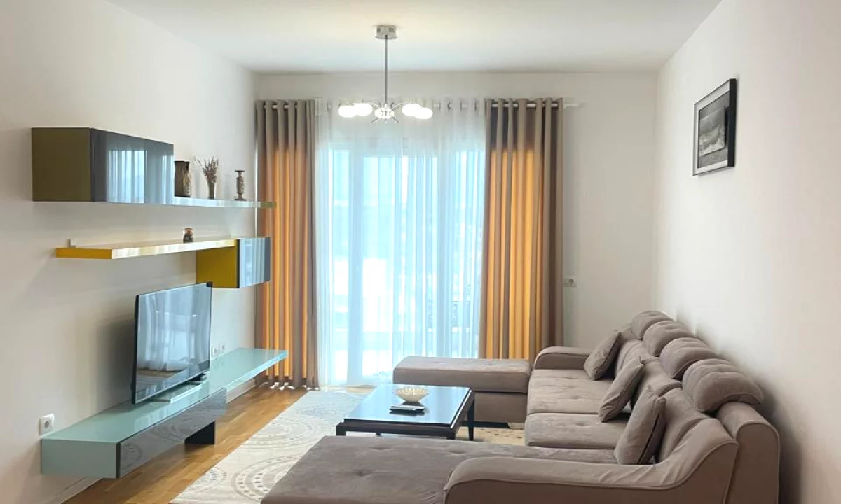 Shtepi me qera Apartament ne Tirane, 2+1, Mobilimi E mobiluar, Pagesa 900  Euro.