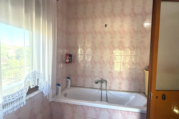  Vile 3-kateshe me qera – Prane Casa Italia