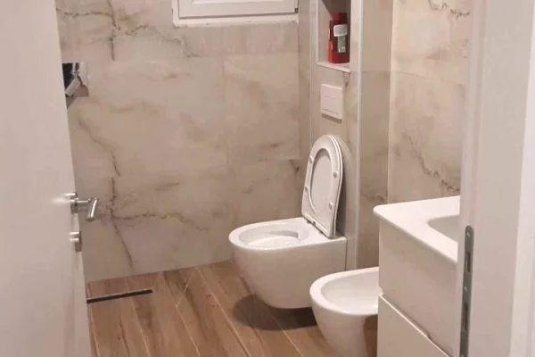 Shtepi me qera Apartament ne Tirane, 1+1, Mobilimi E mobiluar, Pagesa 40,000  Leke.