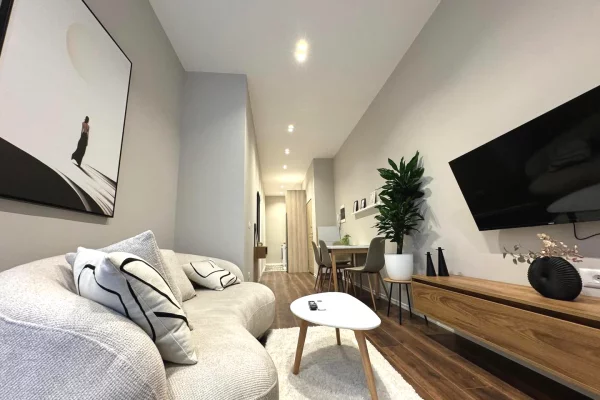 Shtepi ne shitje Apartament ne Tirane, 2+1, Mobilimi E mobiluar, Pagesa 179,000  Euro.