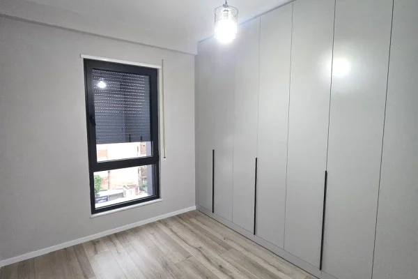 Shtepi ne shitje Apartament ne Tirane, 2+1, Mobilimi E mobiluar, Pagesa 260,000  Euro.