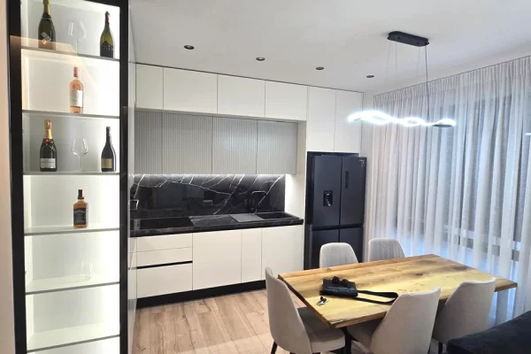 Shtepi ne shitje Apartament ne Tirane, 2+1, Mobilimi E mobiluar, Pagesa 260,000  Euro.