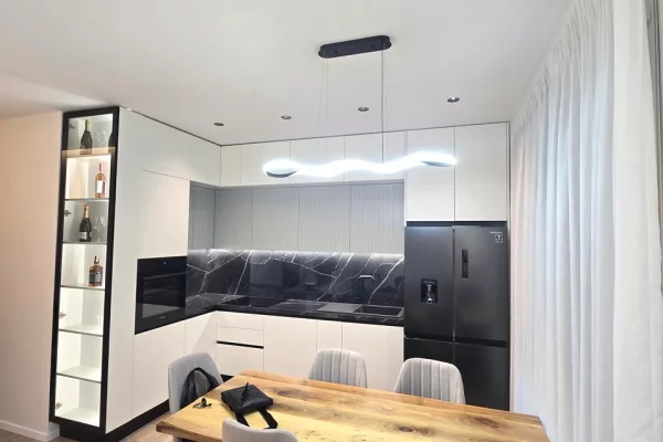 Shtepi ne shitje Apartament ne Tirane, 2+1, Mobilimi E mobiluar, Pagesa 260,000  Euro.