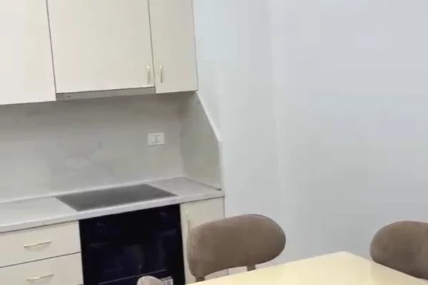 Shtepi me qera Apartament ne Tirane, 2+1, Mobilimi E mobiluar, Pagesa 70,000  Leke.