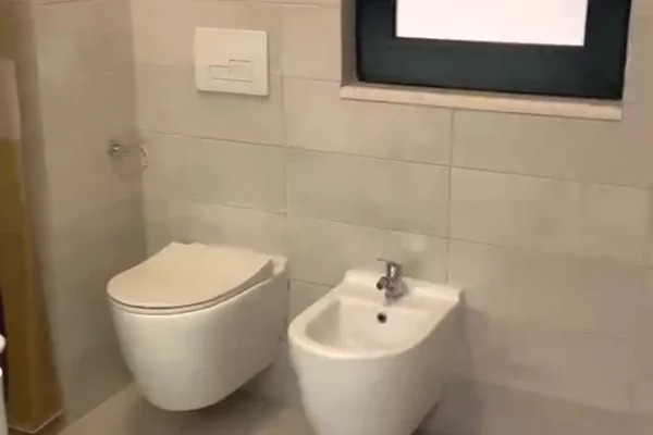 Shtepi me qera Apartament ne Tirane, 2+1, Mobilimi E mobiluar, Pagesa 70,000  Leke.