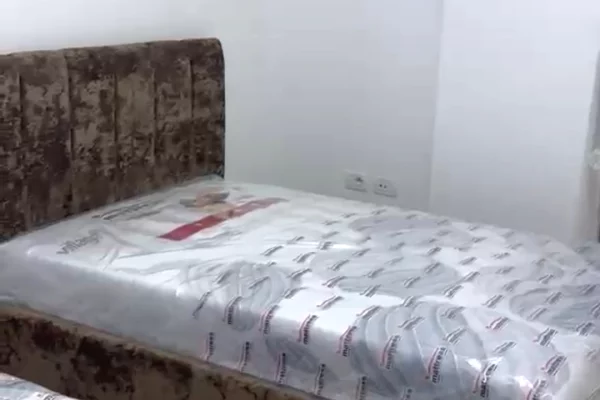 Shtepi me qera Apartament ne Tirane, 2+1, Mobilimi E mobiluar, Pagesa 70,000  Leke.