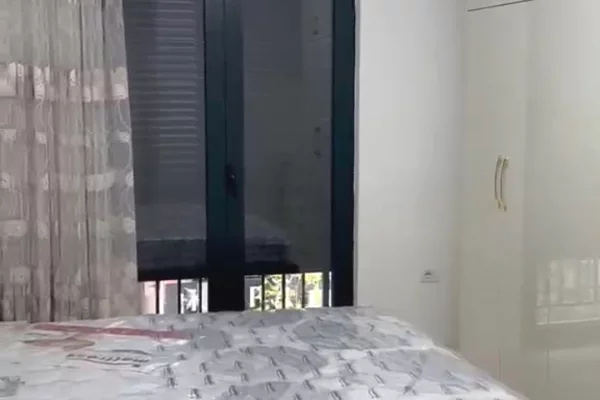 Shtepi me qera Apartament ne Tirane, 2+1, Mobilimi E mobiluar, Pagesa 70,000  Leke.