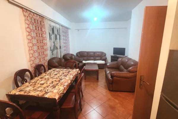 Shtepi me qera Apartament ne Tirane, 2+1, Mobilimi E mobiluar, Pagesa 60,000  Leke.