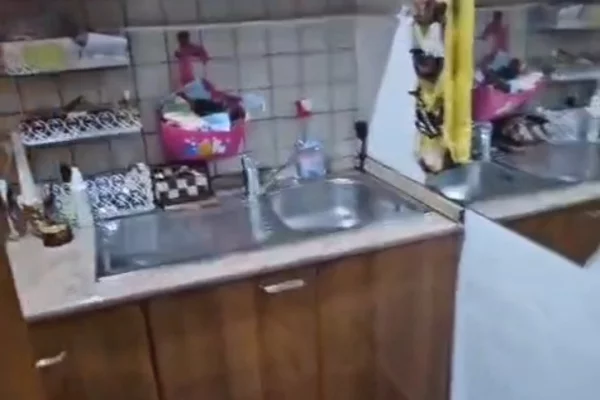 Shtepi me qera Apartament ne Tirane, 2+1, Mobilimi E mobiluar, Pagesa 60,000  Leke.