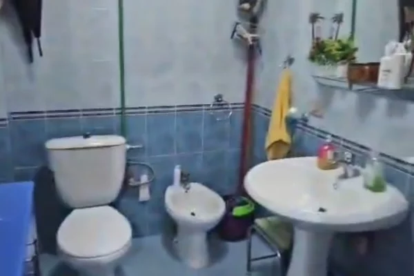 Shtepi me qera Apartament ne Tirane, 2+1, Mobilimi E mobiluar, Pagesa 60,000  Leke.