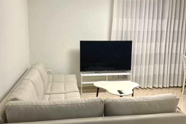 Shtepi me qera Apartament ne Tirane, 1+1, Mobilimi E mobiluar, Pagesa 550  Euro.