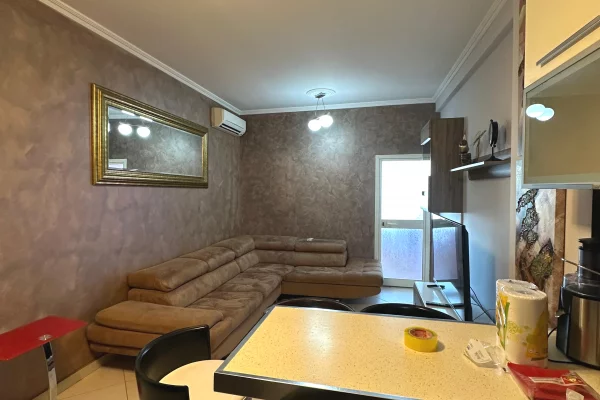 Shtepi me qera 2+1 ne Tirane - 500 Euro