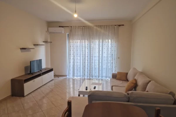 Shtepi me qera Apartament ne Tirane, 1+1, Mobilimi E mobiluar, Pagesa 45,000  Leke.