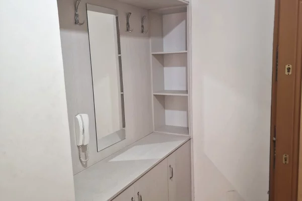 Shtepi me qera Apartament ne Tirane, 1+1, Mobilimi E mobiluar, Pagesa 45,000  Leke.