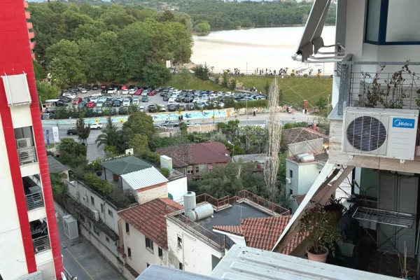 Shtepi me qera Apartament ne Tirane, 1+1, Mobilimi E mobiluar, Pagesa 1,000  Euro.