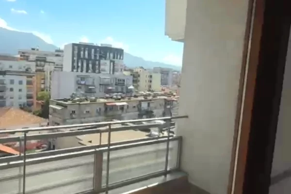 Shtepi ne shitje Apartament ne Tirane, 2+1, Mobilimi E mobiluar, Pagesa 230,000  Euro.