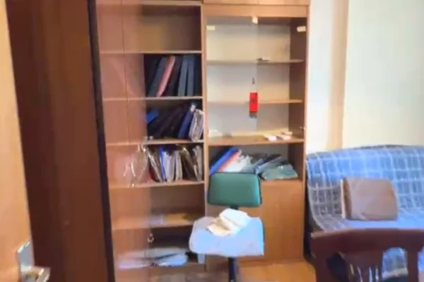 Shtepi ne shitje Apartament ne Tirane, 2+1, Mobilimi E mobiluar, Pagesa 230,000  Euro.