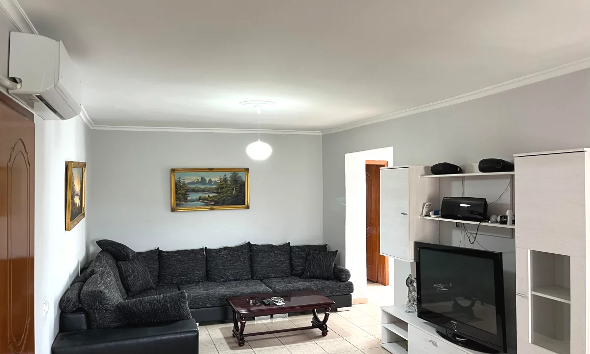 Shtepi ne shitje Apartament ne Tirane, 2+1, Mobilimi E mobiluar, Pagesa 190,000  Euro.