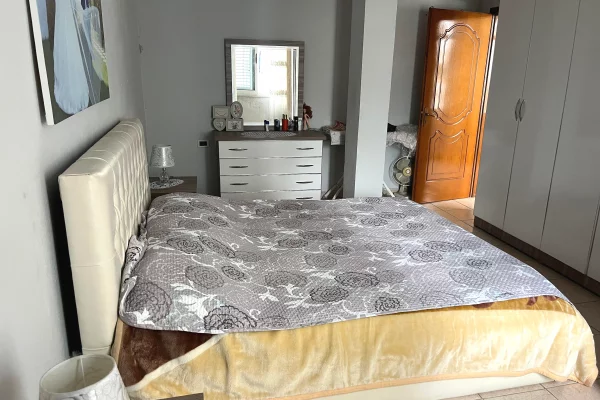 Shtepi ne shitje Apartament ne Tirane, 2+1, Mobilimi E mobiluar, Pagesa 190,000  Euro.
