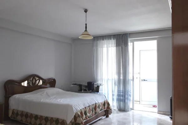 Shtepi ne shitje Apartament ne Tirane, 2+1, Mobilimi E mobiluar, Pagesa 190,000  Euro.