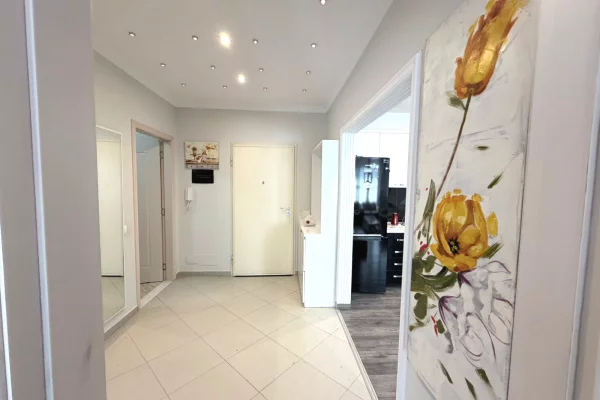 Shtepi ne shitje Apartament ne Tirane, 2+1, Mobilimi E mobiluar, Pagesa 258,000  Euro.