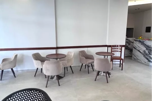 Lokal per Shitje & Qira – Kinostudio