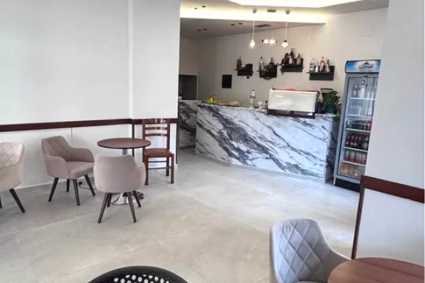 Lokal per Shitje & Qira – Kinostudio