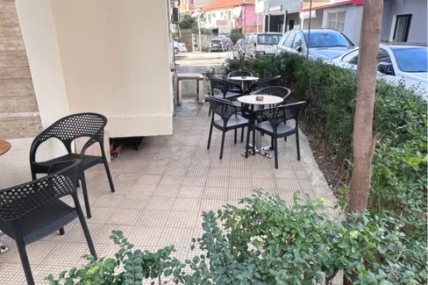 Lokal per Shitje & Qira – Kinostudio