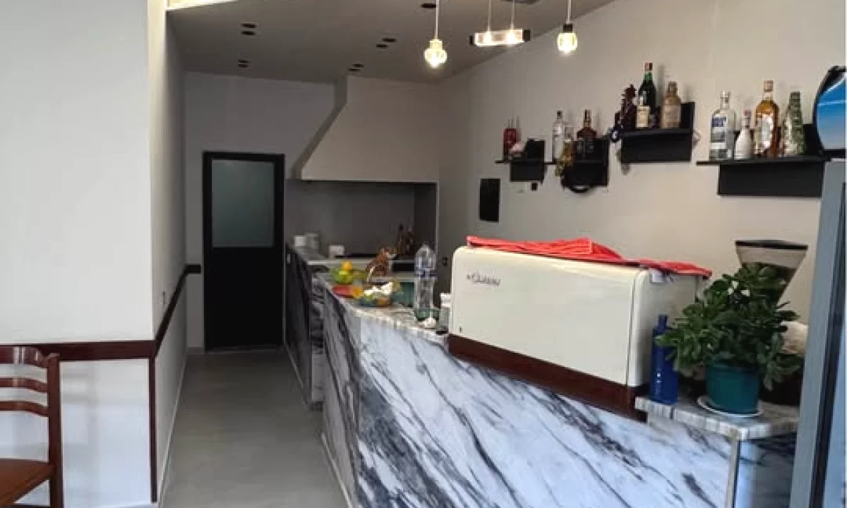 Lokal per Shitje & Qira – Kinostudio