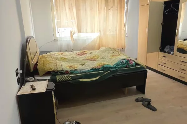 Shtepi me qera Apartament ne Tirane, 3+1, Mobilimi E mobiluar, Pagesa 60,000  Leke.