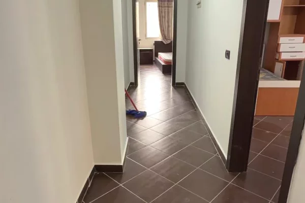 Shtepi me qera Apartament ne Tirane, 3+1, Mobilimi E mobiluar, Pagesa 60,000  Leke.