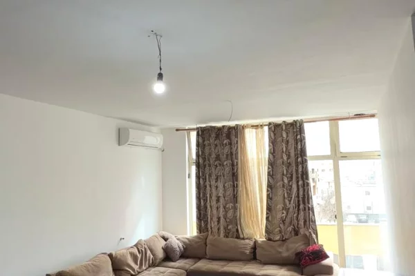 Jepet me qira apartament 3+1+2 në Astir, pranë Bulevardit Migjeni