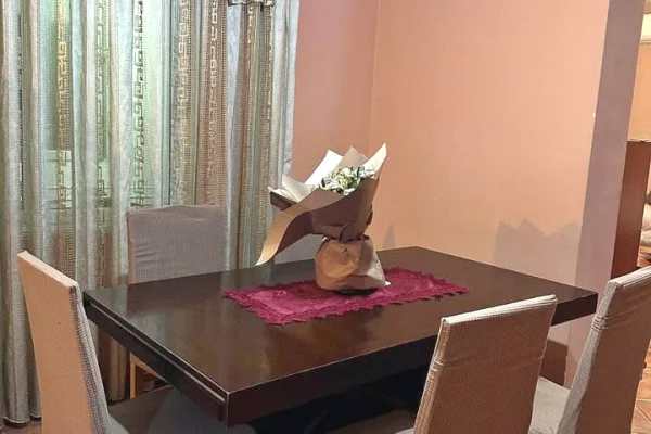 Shtepi me qera Apartament ne Tirane, 3+1, Mobilimi E mobiluar, Pagesa 55,000  Leke.