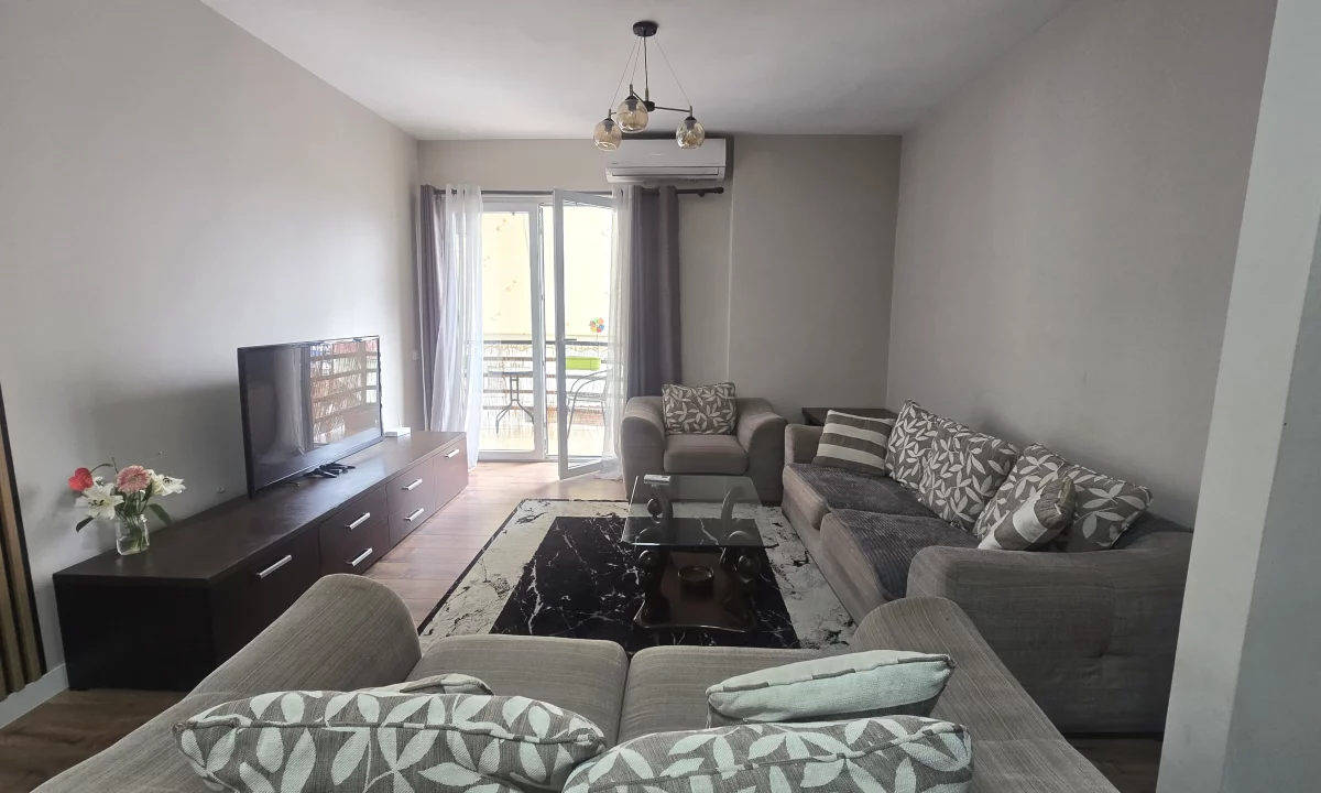 Shtepi me qera Apartament ne Tirane, 2+1, Mobilimi E mobiluar, Pagesa 65,000  Leke.