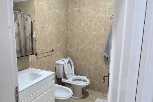 Shtepi me qera Apartament ne Tirane, 2+1, Mobilimi E mobiluar, Pagesa 65,000  Leke.