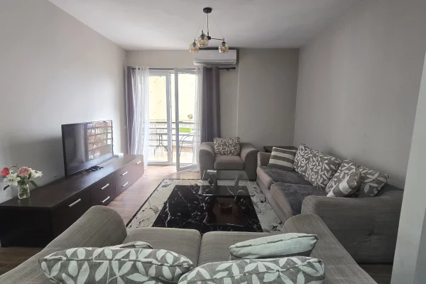 Jepet me qera apartament 2+1+2 tualete te Globe perballe Delijorgjit