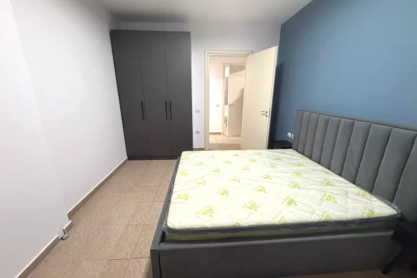 Shtepi me qera Apartament ne Tirane, 1+1, Mobilimi E mobiluar, Pagesa 65,000  Leke.