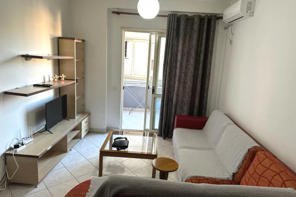 Shtepi me qera 1+1 ne Tirane - 40,000 Leke