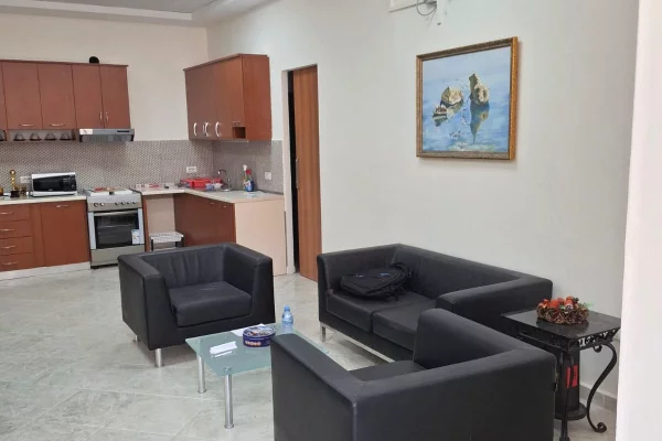 Shtepi me qera 2+1 ne Tirane - 600 Euro