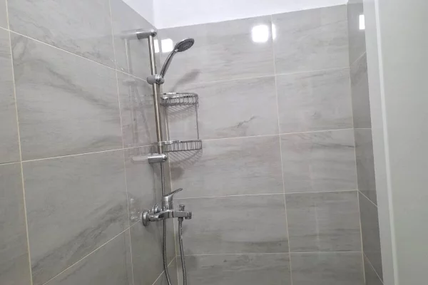 Shtepi me qera Apartament ne Tirane, 2+1, Mobilimi E mobiluar, Pagesa 600  Euro.