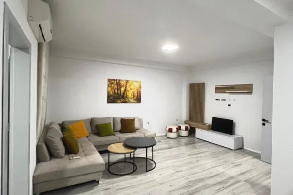 Shtepi me qera Apartament ne Tirane, 1+1, Mobilimi E mobiluar, Pagesa 55,000  Leke.