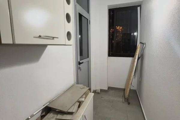 Shtepi me qera Apartament ne Tirane, 1+1, Mobilimi E mobiluar, Pagesa 55,000  Leke.