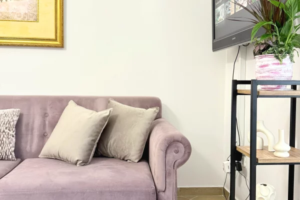 Shtepi me qera Apartament ne Tirane, 2+1, Mobilimi E mobiluar, Pagesa 80,000  Leke.