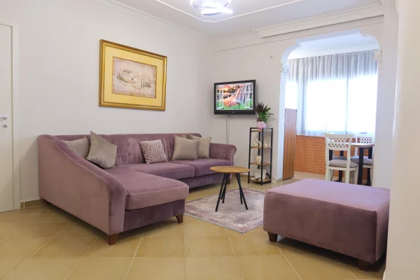 Shtepi me qera Apartament ne Tirane, 2+1, Mobilimi E mobiluar, Pagesa 80,000  Leke.