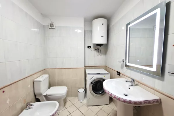 Shtepi me qera Apartament ne Tirane, 2+1, Mobilimi E mobiluar, Pagesa 60,000  Leke.